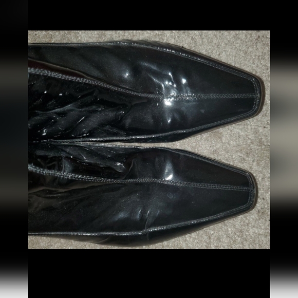 Aerosoles shiny leather black booties 9 zip up kitten heel small defects Read - Picture 10 of 12